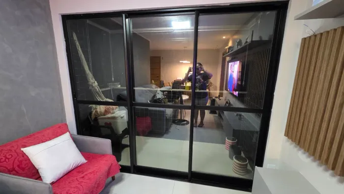 Porta de Alumínio Preto com Vidro 3 Folhas - Excelente Estado (2,60m x 2,15m)