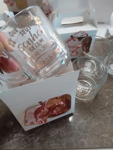 Canecas em vidro personalizadas 