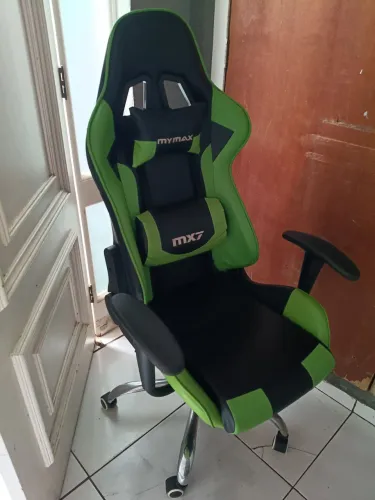 Vendo cadeira gamer mx7 valor 350 reais