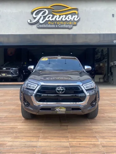 Toyota Hilux CD SRX Plus 4X4 2.8 TDI Die. Aut. 2024