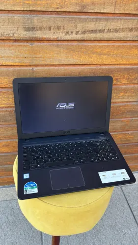 NOTEBOOK ASUS VIVOBOOK | i3 7ª GERAÇÃO | 4GB RAM |SSD 256GB
