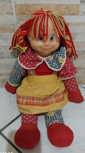 Boneca Emilia