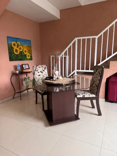 Mesa de jantar 6 pessoas