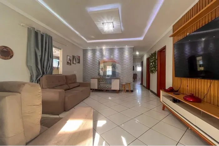 Sobrado com Duas Casas Individuais Conforto, Espaço e Versatilidade