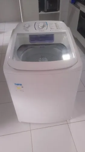 Uma máquina de lavar 13kg Eletrolux