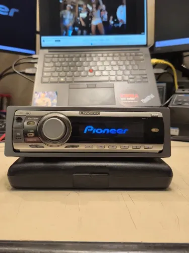 Pioneer DEH-P7780MP com Bluetooth Interno no AUX/IP-Bus