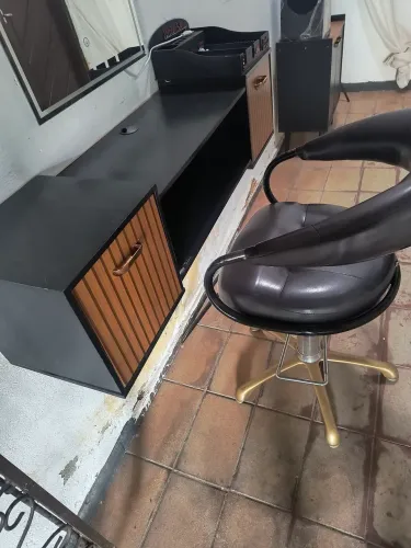 Vendo acessórios para barbearia ? jogo completo