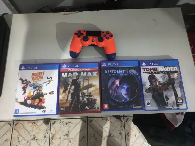Vendo 4 jogos de ps4 e um controle