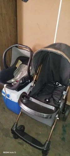 Vende se bebê Conforto e Carrinho de bebê Semi Novo