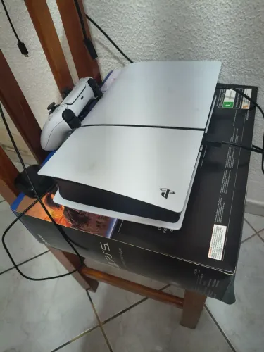 Vendo Playstation 5 ,1 controle muito novo ainda tem garantia de fábrica