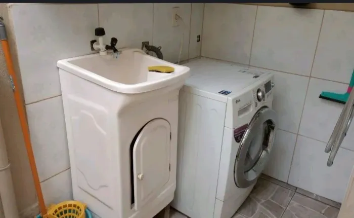Lava e seca LG 220v
