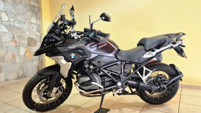 Gs1250 2023 triple black (somente venda)