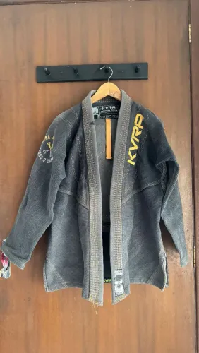 Kimono jiu-jitsu KVRA completo adulto | Tam A1