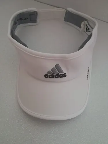 Viseira Adidas (em estado novo)