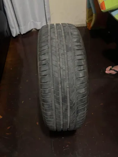 PNEU PIRELLI CINTURATO P7 205/50 R17 - SÓ 225 KM RODADOS!