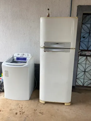 Geladeira e máquina de lavar