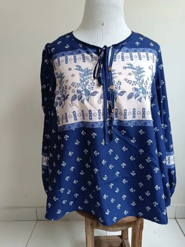 Bata Shein tam. 1XL