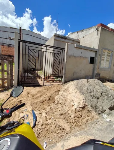 Vendo casa em ponto de lage toda rebocada 5x25