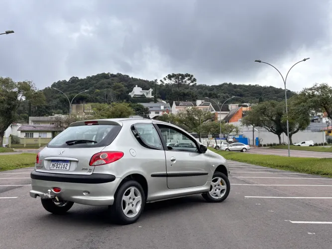 Peugeot 206 Presence 1.4/ 1.4 Flex 8V 3P 2006
