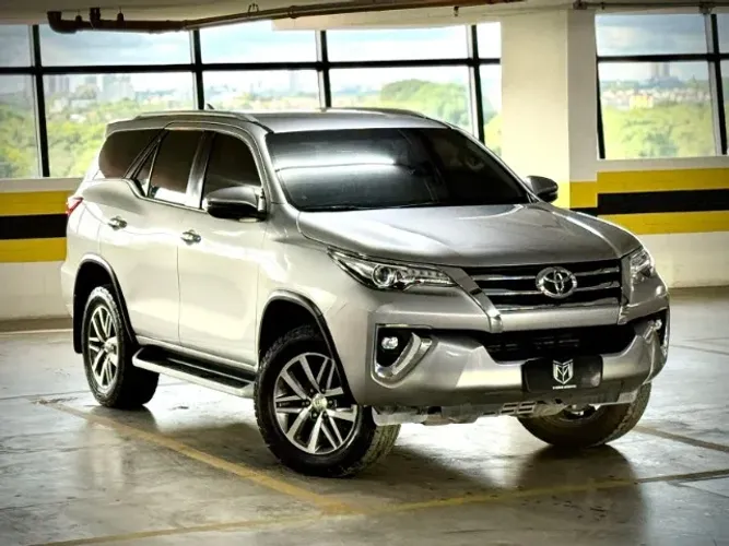 Toyota Hilux SW4 SRX 4X4 2.8 TDI 16V Dies. Aut. 2019