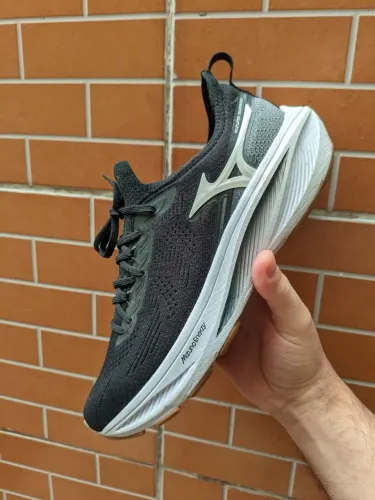 Tênis Mizuno Sunrise