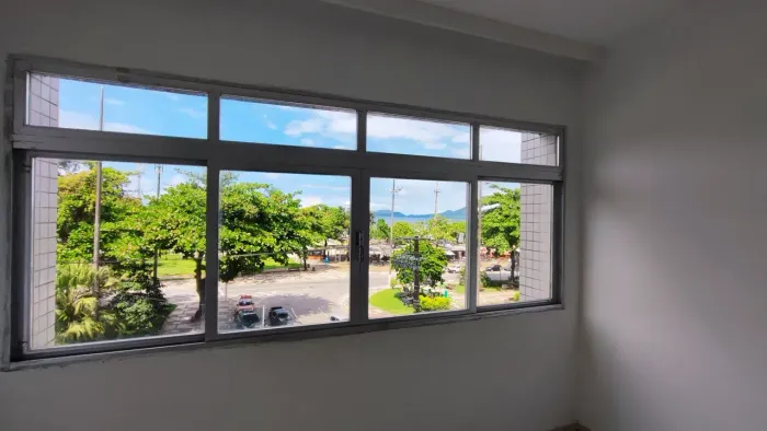 Frente Mar no Embaré | 2 Dormitórios (2 Suítes) com 125 m² | Amplo e Pronto para Morar