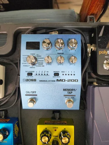 BOSS MD-200 | Pedal Multiefeitos de Modulação - Tal como novo, possui caixa e manuais orig