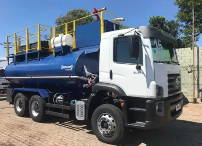 Vw 31330 6x4 pipa 2015
