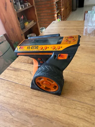 Rádio controle Automodelo flisky gt3c