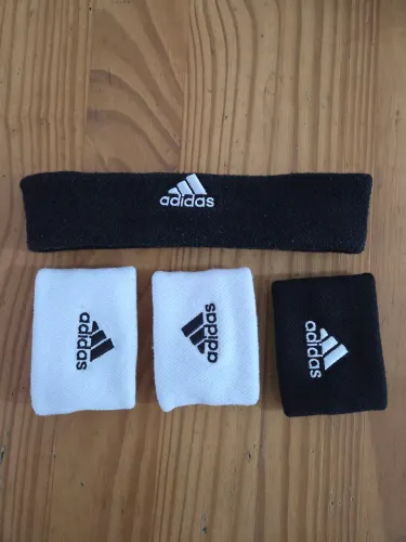 kit adidas munhequeira e faixa de cabelo
