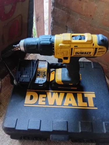 Parafusadeira dewalt 776