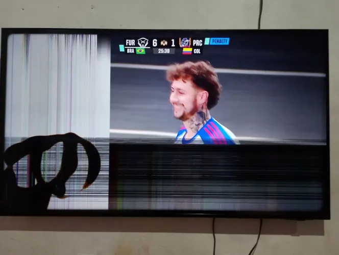 Vendo ou troco Tv Samsung Crystal 50 polegadas