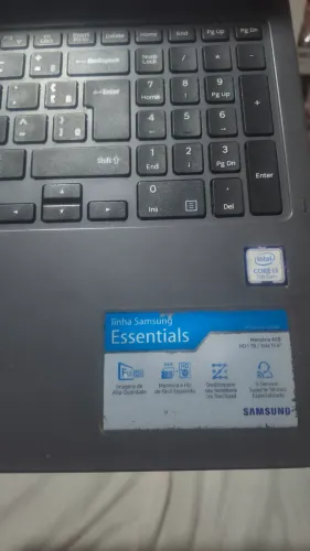Vendo Notebook Samsung Essentials