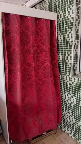 Vendo Provador em MDF semi novo bem conservado