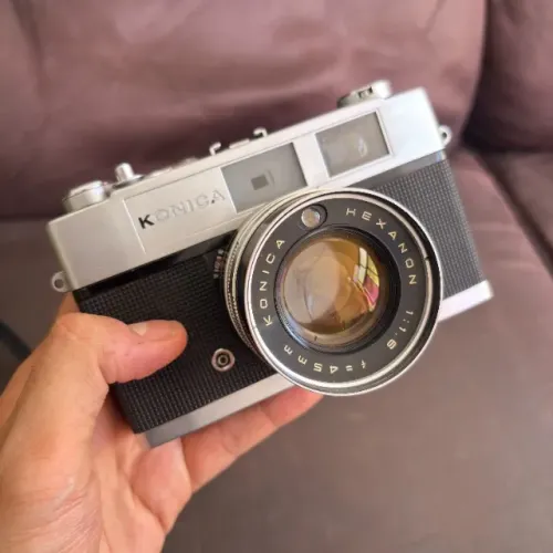 Camera analógica vintage Konica Auto S 1.6