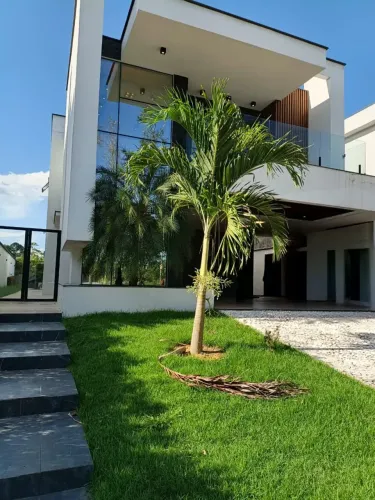 Imóvel para aluguel possui 340 metros quadrados com 5 quartos em Ponta Negra - Manaus - AM