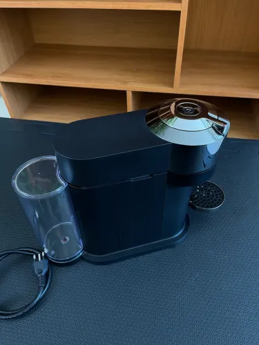 Cafeteira Nespresso Vertuo - Ótimo Estado