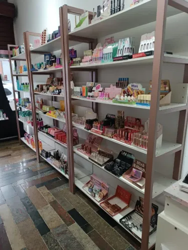 Kit com 3 Estantes em Metalon Rose Gold e Prateleiras Brancas - 6 andares