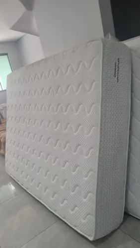 Colchão Queen ortobom Orthopur, sem uso Aceito cartão e Entrego