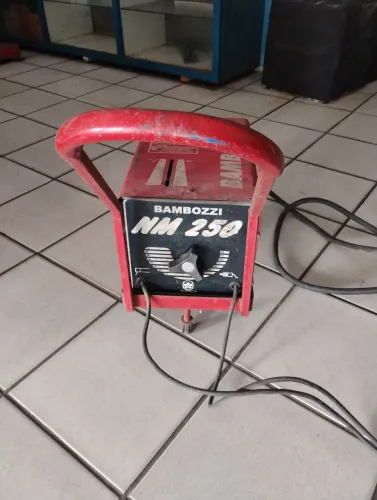 Máquina solda Bambozzi 250amp