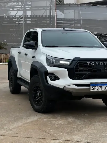 Toyota Hilux CD Gr-s 4X4 2.8 TDI Dies. Aut. 2024