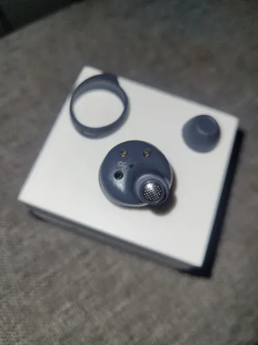 Lado direito Galaxy buds buds fe