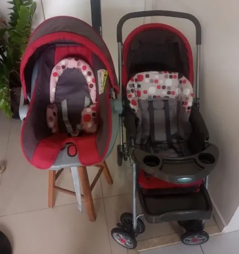 Carrinho de Bebê com Bebê Conforto Cosco - Travel System Revers