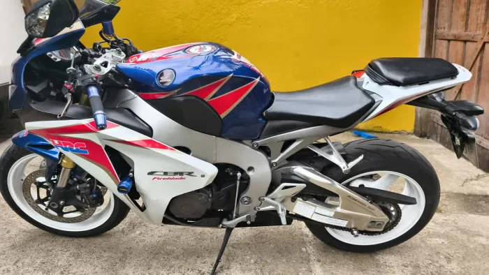 Honda CBR 1000rr Fireblade 