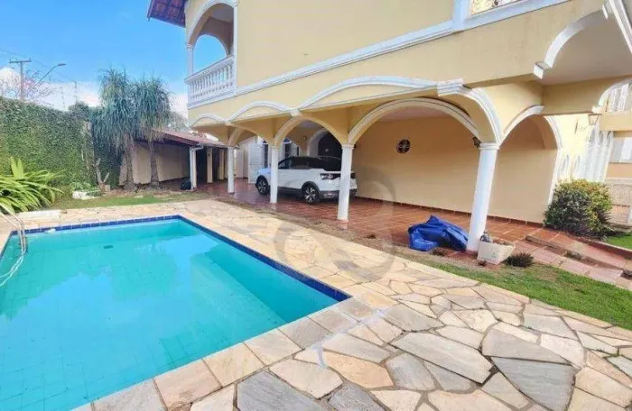 Sobrado com 4 dormitórios para alugar, 250 m² por R$ 6.500,00/mês - Dom Pedro - Londrina/P