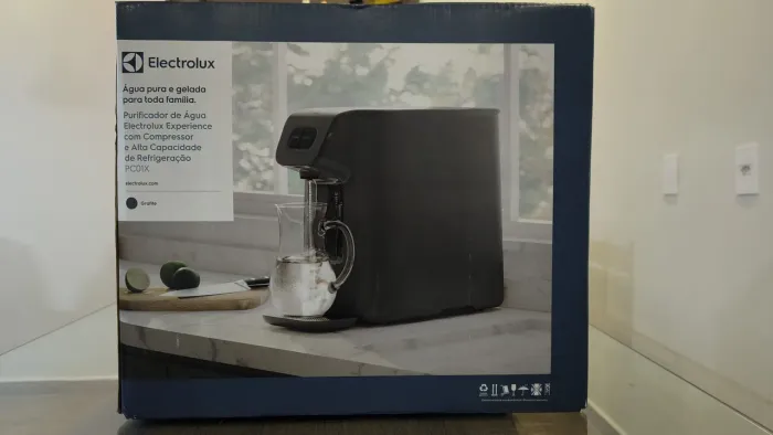 Vendo Purificador de água Electrolux novo .