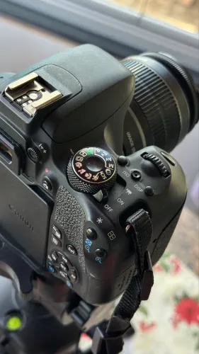 Camera Canon T7i