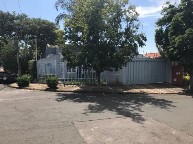 Casa à venda em Campinas, Jardim Guanabara, com 1 quarto, com 480 m²