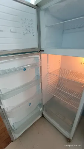 Geladeira Dako duas portas 110v