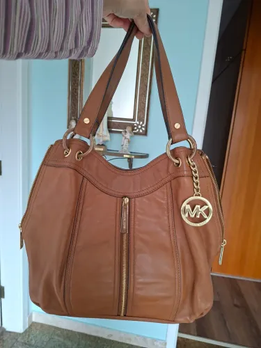 Michael Kors, couro legítimo